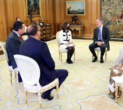 Su Majestad el Rey durante la audiencia con los miembros del Consejo de Administración del Grupo Juste