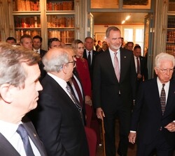 Don Felipe accede a la Biblioteca de la Real Maestranza de Caballería de Ronda
