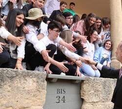 El Rey con los niños