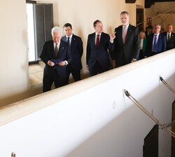 Don Felipe visitó la zona de chiqueros