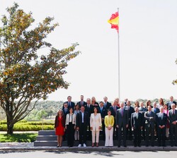 Su Majestad el Rey junto a la representación de las Cámaras de Comercio Europeas en España que asistieron a la audiencia
