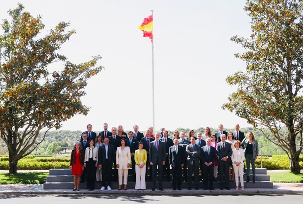 Su Majestad el Rey junto a la representación de las Cámaras de Comercio Europeas en España que asistieron a la audiencia