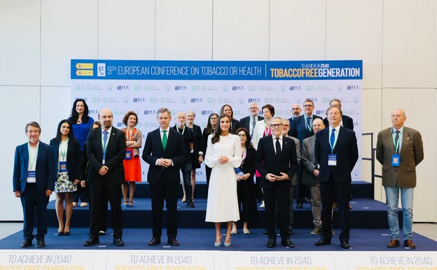 La Reina junto a los participantes en la 9ª Conferencia Europea “Tabaco o Salud”