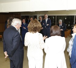 Encuentro de Don Felipe con la Junta rectora del Colegio César Carlos, el Patronato de su Fundación y el Consejo rector de la Asociación de Colegiales