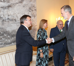 Su Majestad el Rey recibe al secretario de Estado de Justicia Tontxu Rodríguez; a la directora general de Seguridad Jurídica y Fe Pública, Sofía Puent