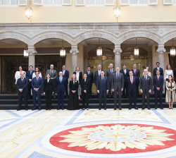 Fotografía de grupo de Su Majestad el Rey con el Patronato de la Fundación Consejo España-Brasil