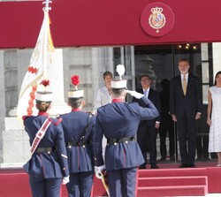 Los Reyes y Sus Excelencias el Presidente de la República de Colombia y la Primera Dama en el Palco Real