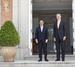 Su Majestad el Rey junto a su excelencia Gustavo Petro, presidente de la República de Colombia