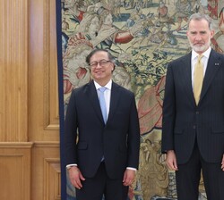 Su Majestad el Rey junto a su excelencia Gustavo Petro, presidente de la República de Colombia