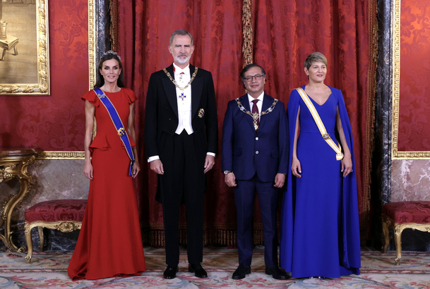 Sus Majestades los Reyes junto a Sus Excelencias el Presidente de Colombia y la Primera Dama