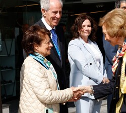 Su Majestad la Reina Doña Sofía fue recibida por la presidenta del Banco de Alimentos de Guipúzcoa, Belén Méndez De Vigo