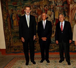 Su Majestad el Rey junto al Presidente de la República Portuguesa, el Secretario general de las Naciones Unidas y su esposa