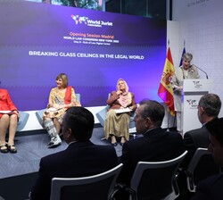 Su Majestad el Rey durante el inicio de sesión del World Law Congress