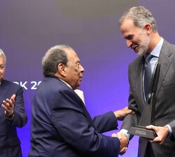Su Majestad el Rey entrega el premio Premio World Peace & Liberty a Andrew Young