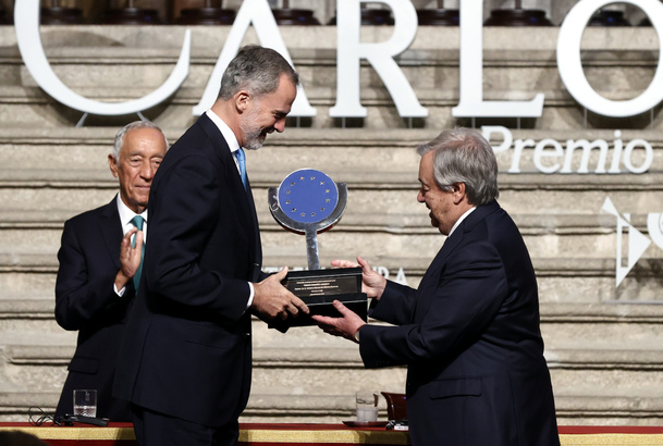 Su Majestad el Rey hace entrega al secretario general de las Naciones Unidas, António Guterres, del "Premio Europeo Carlos V"