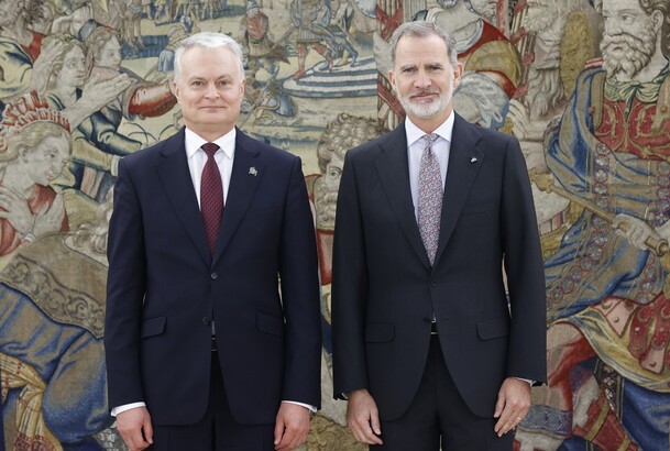 Su Majestad el Rey con el Presidente de la República de Lituania, Sr. Gitanas Nausėda