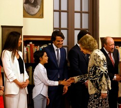 Doña Sofía durante los saludos de bienvenida
