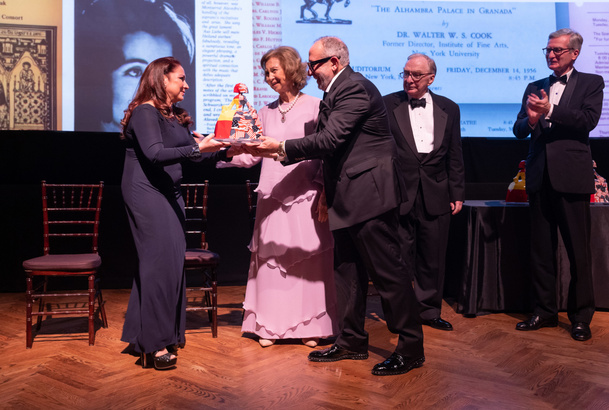Su Majestad la Reina Doña Sofía entrega el "Premio Sophia 2023" a la cantante Gloria Estefan y a el productor Emilio Estefan