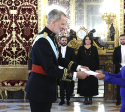 Su Majestad el Rey recibe en el Palacio Real de Madrid las Cartas Credenciales de la embajadora de la República Bolivariana de Venezuela, Coromoto God