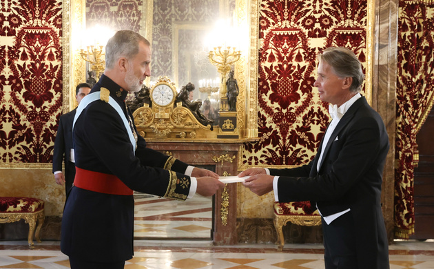 Su Majestad el Rey recibe en el Palacio Real de Madrid las Cartas Credenciales del embajador de la República de Nicaragua, Maurizio Carlo Gelli