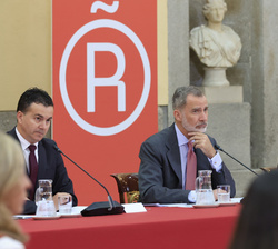 Su Majestad el Rey durante la reunión de la Fundación del Foro de Marcas Renombradas Españolas 