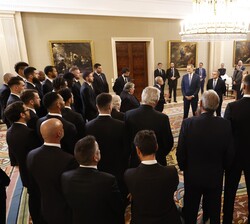 Desarrollo de audiencia del Rey con el equipo de baloncesto del Real Madrid, campeón de la Euroliga 2022-2023