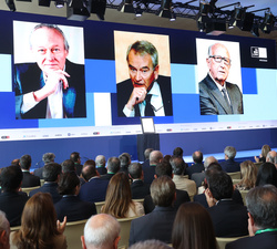 Intervención del presidente del Consejo Económico y Social, Antón Costas, quien pronunció unas palabras en recuerdo de los expresidentes del Cercle d&