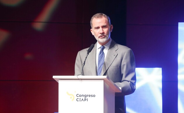 Don Felipe dirige unas palabras a los asistentes al VI Congreso Iberoamericano CEAPI para presidentes de Compañías y familias empresarias