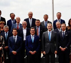 Su Majestad el Rey en la fotografía de grupo con el Consejo de Presidentes de BusinessEurope