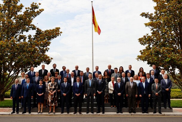 Fotografía de grupo de Su Majestad el Rey junto al consejo de presidentes de BusinessEurope