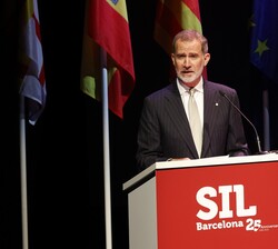 Don Felipe dirige unas palabras