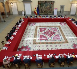 Reunión del más alto órgano de gobierno del Real Instituto Elcano, presidida por Su Majestad el Rey