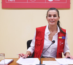 Su Majestad la Reina durante la reunión en el Centro de Formación de la Cooperación Española en Colombia