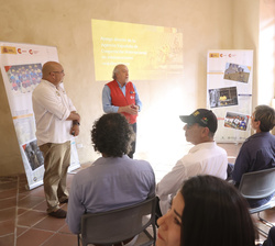 Su Majestad la Reina y la Primera Dama de Colombia durante la exposición de la misión de la Escuela Taller de Cartagena de Indias