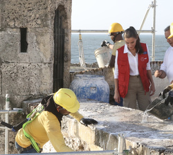 Su Majestad la Reina visita las obras de restauración del Baluarte de Santa Catalina
