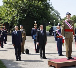 El Rey recibe honores de ordenanza