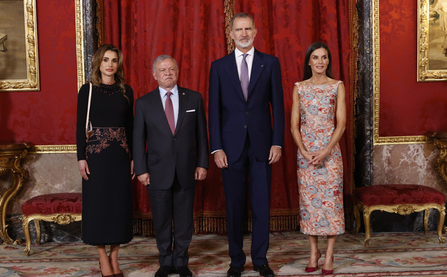 Sus Majestades los Reyes junto a Sus Majestades los Reyes del Reino Hachemita de Jordania momentos antes de dar comienzo el almuerzo