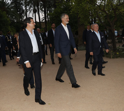 Don Felipe, el Rey Abdalá, los jefes de Estado, autoridades y personalidades asistentes a la cena se dirigen a la Mezquita-Catedral de Córdoba