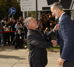 Su Majestad el Rey recibe al Su Majestad el Rey Abdalá de Jordania a su llegada la sesión de la reunión del “Proceso de Áqaba”