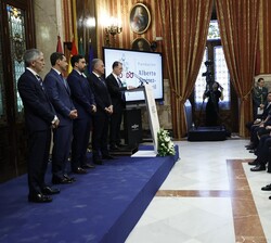 Lectura del acta de concesión del IX premio contra el Terrorismo Alberto Jiménez-Becerril a Su Majestad el Rey