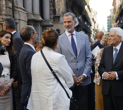Su Majestad el Rey junto a los presidentes de Italia y Portugal recorren el centro de Palermo