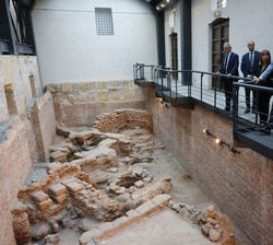 Su Majestad el Rey junto a los presidentes de Italia y Portugal visitan el Palacio de Chiaramonte Steri