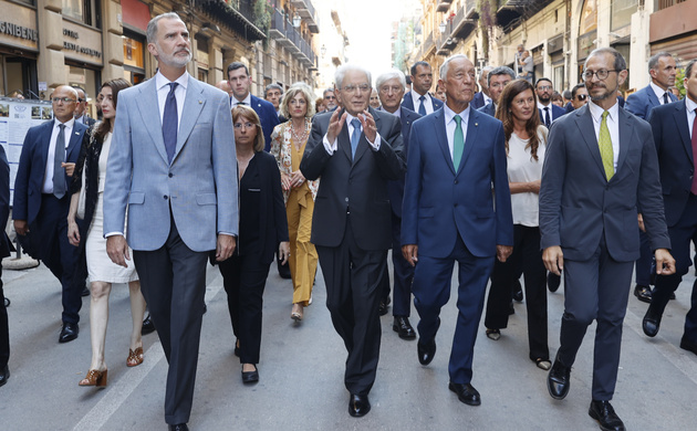 Su Majestad el Rey junto a los presidentes de Italia y Portugal recorren el centro de Palermo