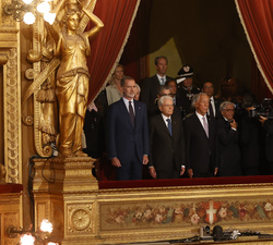 Su Majestad el Rey junto a los presidentes de Italia, Sergio Mattarella y de Portugal, Marcelo Rebelo de Sousa en el Palco durante la interpretación d