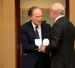 Gregorio Marañón, presidente del Patronato del Teatro Real y de su comisión ejecutiva, recibe el Premio Valor Añadido a la Cultura y las Artes