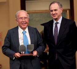 Marcelino Oreja, marqués de Oreja, diplomático y exministro de Asuntos Exteriores, recibe el Premio Valor Añadido a la Nación