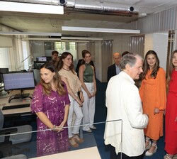Un momento de la visita a la sede de la Fundación Princesa de Girona