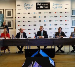 Su Majestad el Rey durante de la reunión del patronato de la Fundación Princesa de Girona