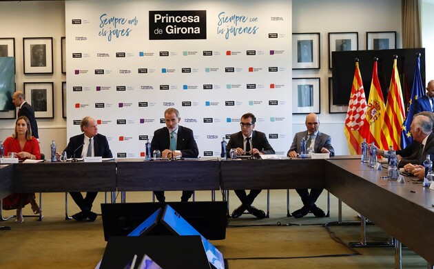 Su Majestad el Rey durante de la reunión del patronato de la Fundación Princesa de Girona