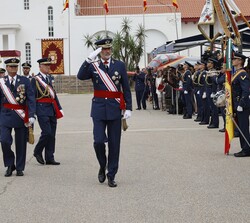 Su Majestad el Rey pasa revista a las tropas
